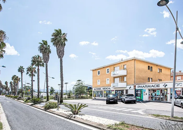 Atrium By Interhome Caves